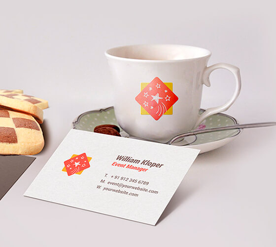 Mockup Cartão de visita e xícara de café